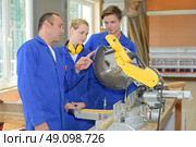 drop saw feature. Стоковое фото, агентство Ingram Publishing / Фотобанк Лори