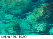 Clear sea water with pebbles. Стоковое фото, агентство Ingram Publishing / Фотобанк Лори