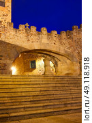 Caceres Arco de la Estrella Star arch sunset in Spain entrance to monumental city. Стоковое фото, агентство Ingram Publishing / Фотобанк Лори