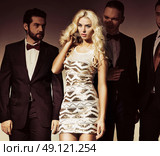 Smart young people posing together. Стоковое фото, агентство Ingram Publishing / Фотобанк Лори
