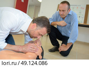 practicing mouth to mouth resuscitation. Стоковое фото, агентство Ingram Publishing / Фотобанк Лори