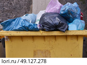City trash cans. Стоковое фото, агентство Ingram Publishing / Фотобанк Лори