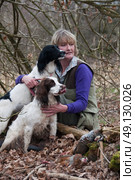 Portrait of a woman and her two spaniels. Стоковое фото, агентство Ingram Publishing / Фотобанк Лори