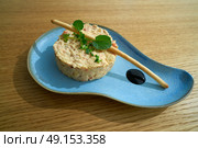 Spanish potato salad with salad and balsamic vinegar tapas starter. Стоковое фото, агентство Ingram Publishing / Фотобанк Лори