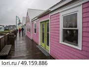 Colourful buildings in Spinnakers Landing, Summerside, Prince Edward Island, Canada. Стоковое фото, агентство Ingram Publishing / Фотобанк Лори