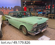 Автомобиль Rambler Super 6 ("Рамблер Супер 6"), 1959 г. Автомузей "Автомобили мира", Москва (2023 год). Редакционное фото, фотограф Мария Кылосова / Фотобанк Лори