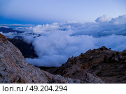 Рассвет на горе Шалбуздаг выше облаков, южный Дагестан. Стоковое фото, фотограф Римма Тельнова / Фотобанк Лори