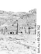 from high  the antique site of petra in jordan the beautiful wonder of the world. Стоковое фото, агентство Ingram Publishing / Фотобанк Лори
