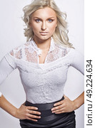 Pretty blonde in smart outfit. Стоковое фото, агентство Ingram Publishing / Фотобанк Лори