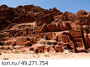 tomb in the antique site of petra in jordan the beautiful wonder of the world. Стоковое фото, агентство Ingram Publishing / Фотобанк Лори