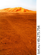 the empty quarter  and outdoor  sand  dune in oman old desert rub   al khali . Стоковое фото, агентство Ingram Publishing / Фотобанк Лори