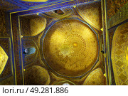Ornament of the dome and interior of the Gur Emir mausoleum in Samarkand, Uzbekistan. Muslim oriental traditional geometric ornament. (2023 год). Стоковое фото, фотограф Емельянов Евгений Викторович / Фотобанк Лори