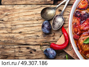 meat ragout in plum sauce. Стоковое фото, агентство Ingram Publishing / Фотобанк Лори