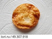 Fried tortilla on modern gastronomy white dish. Стоковое фото, агентство Ingram Publishing / Фотобанк Лори