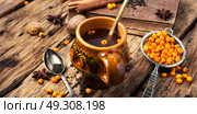 tea with sea-buckthorn. Стоковое фото, агентство Ingram Publishing / Фотобанк Лори