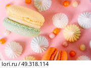 Colorful Macaron Birthday Cake And Sweet Candy Topping. Стоковое фото, агентство Ingram Publishing / Фотобанк Лори