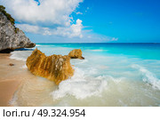 Tulum beach in Riviera Maya at the Caribbean of Mayan Mexico. Стоковое фото, агентство Ingram Publishing / Фотобанк Лори