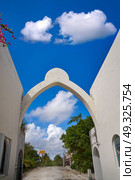 Akumal bay entrance arch in Riviera Maya of Mayan Mexico. Стоковое фото, агентство Ingram Publishing / Фотобанк Лори