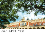 market on the central tourist area of Krakow in Poland. Стоковое фото, агентство Ingram Publishing / Фотобанк Лори