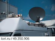 television mobile station for news footage. television mobile station. Стоковое фото, агентство Ingram Publishing / Фотобанк Лори