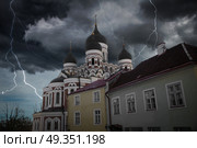 Heavy thunderstorm with lightning.  Alexander Nevsky Cathedral in Tallinn. Estonia. Europe. Heavy thunderstorm with lightning. . Стоковое фото, агентство Ingram Publishing / Фотобанк Лори