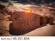Valle de la Luna (Moon Valley) close to San Pedro de Atacama, Chile. Valle de la Luna (Moon Valley) . Стоковое фото, агентство Ingram Publishing / Фотобанк Лори