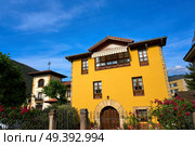Potes village facades in Cantabria of Spain. Стоковое фото, агентство Ingram Publishing / Фотобанк Лори