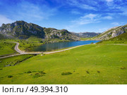 Enol lake at Picos de Europa in Asturias of Spain. Стоковое фото, агентство Ingram Publishing / Фотобанк Лори