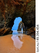 Playa las catedrales Catedrais beach in Ribadeo Galicia of Lugo Spain. Стоковое фото, агентство Ingram Publishing / Фотобанк Лори