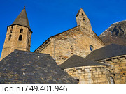 Salardu village church in Lerida Catalonia of Spain Pyrenees in Aran Valley. Стоковое фото, агентство Ingram Publishing / Фотобанк Лори