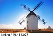 Mota del Cuervo windmills in Cuenca at Castile la Mancha of spain. Стоковое фото, агентство Ingram Publishing / Фотобанк Лори