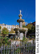 Bib Rambla square fountain of Giants in Granada of Spain. Стоковое фото, агентство Ingram Publishing / Фотобанк Лори