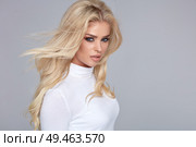 Closeup portrait of an attractive, blond woman. Стоковое фото, агентство Ingram Publishing / Фотобанк Лори