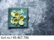 Mexican gold tequila with lime and salt. Tequila shot with lime and salt. Стоковое фото, агентство Ingram Publishing / Фотобанк Лори