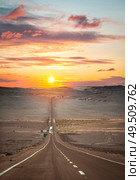 Panamericana in Nazca, Peru. Scenic landscape of desert and the Andes. Стоковое фото, агентство Ingram Publishing / Фотобанк Лори