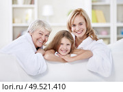 Three generations of women at home. Стоковое фото, агентство Ingram Publishing / Фотобанк Лори