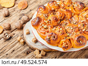 Pumpkin buns with nuts and brown sugar.Cinnamon rolls or cinnabon. Cinnabon cinnamon rolls. Стоковое фото, агентство Ingram Publishing / Фотобанк Лори