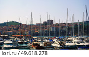 Yachts moored in the port of the old French town of Banyuls-sur-mer, resort Mediterranean sea, travel, summer. Стоковое фото, фотограф Иван Грушевич / Фотобанк Лори