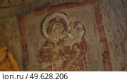 Frescoes in the cave churches of Cappadocia. Стоковое видео, видеограф German Zvyagin / Фотобанк Лори
