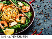 Delicious spicy salad with shrimps and cowpea. Prawn salad. Asian shrimp salad. Стоковое фото, агентство Ingram Publishing / Фотобанк Лори