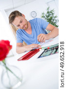 man drawing as a hobby. Стоковое фото, агентство Ingram Publishing / Фотобанк Лори