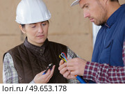 portrait of male and female workers. Стоковое фото, агентство Ingram Publishing / Фотобанк Лори