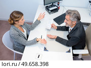 a meeting with financial advisor. Стоковое фото, агентство Ingram Publishing / Фотобанк Лори