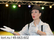 portrait of female mime acting. Стоковое фото, агентство Ingram Publishing / Фотобанк Лори