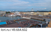 Market Square and Helsinki Presidential Palace. Finland. Стоковое фото, агентство Ingram Publishing / Фотобанк Лори