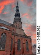Riga Church of St. Peter and the streets of the ancient city. Стоковое фото, агентство Ingram Publishing / Фотобанк Лори