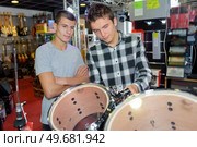 drum kit in music shop. Стоковое фото, агентство Ingram Publishing / Фотобанк Лори