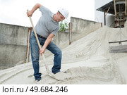 the surface preparation by sandblasting. Стоковое фото, агентство Ingram Publishing / Фотобанк Лори