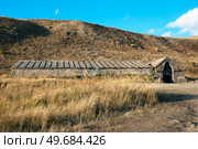 Армения, Селимский перевал, древний караван-сарай (2018 год). Редакционное фото, фотограф Инна Грязнова / Фотобанк Лори