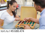 choosing eye lens in optic. Стоковое фото, агентство Ingram Publishing / Фотобанк Лори